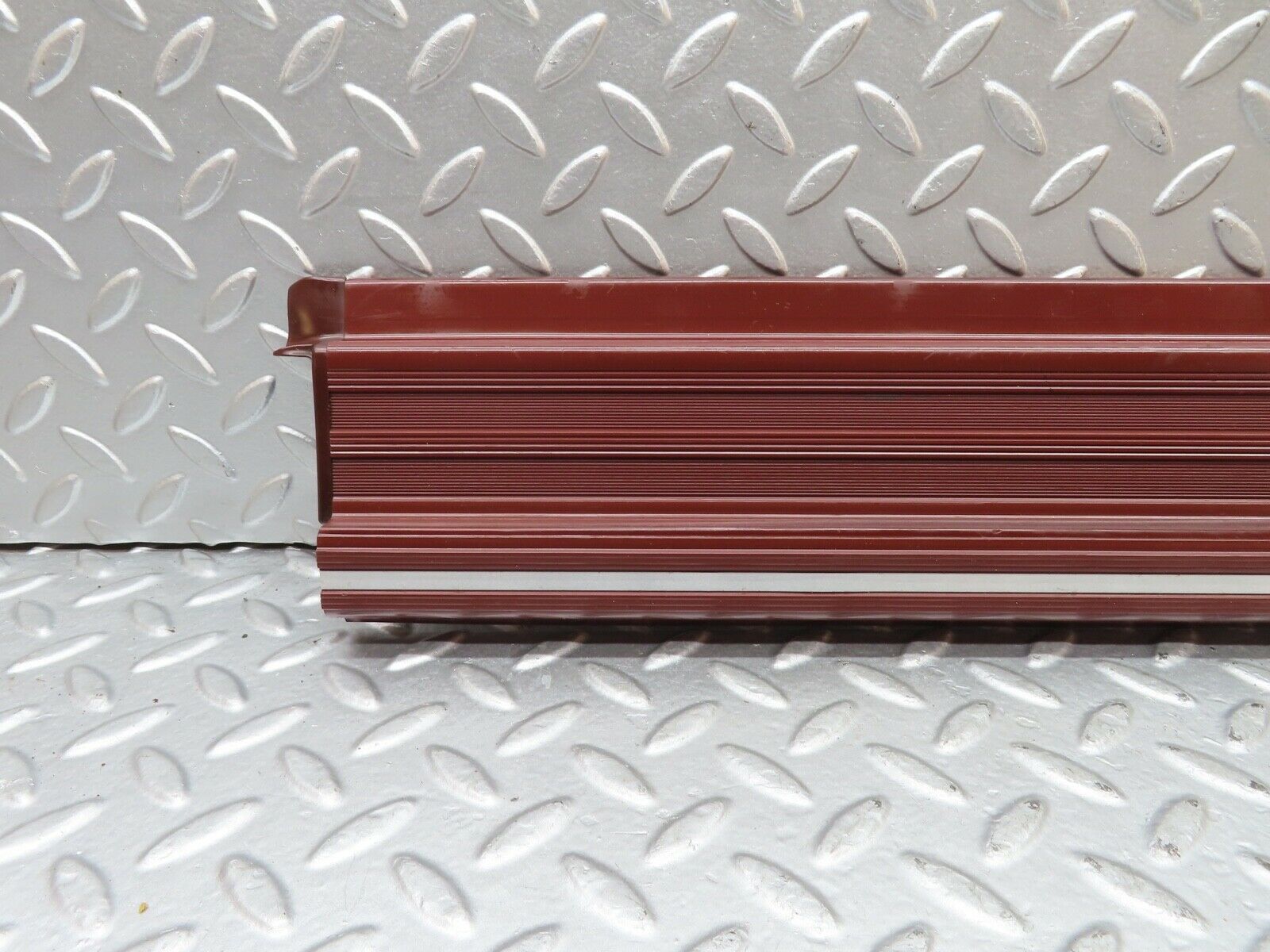 21477 Mercedes-Benz W126 300SE Rear Right Door Sill Cover Burgundy Red