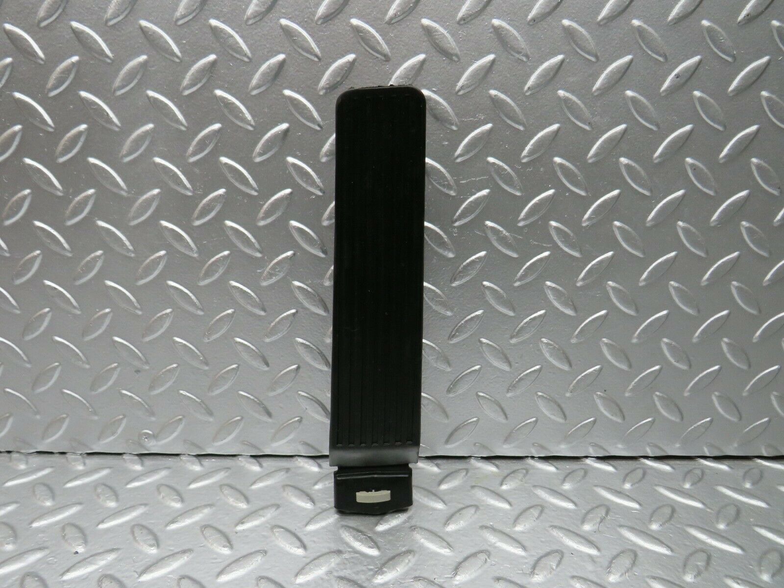 22368 Mercedes-Benz C124 E220 Coupe Accelerator Pedal With Rubber 1263000504