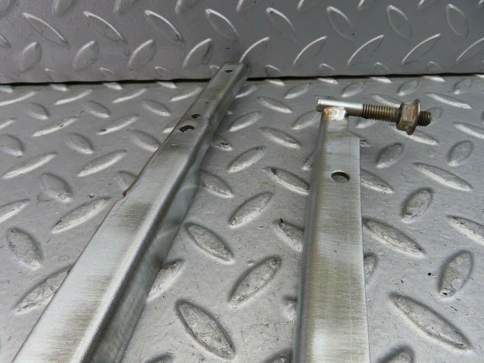 9727 Mercedes-Benz C123 280CE Coupe Front Right Door Window Channel Pair