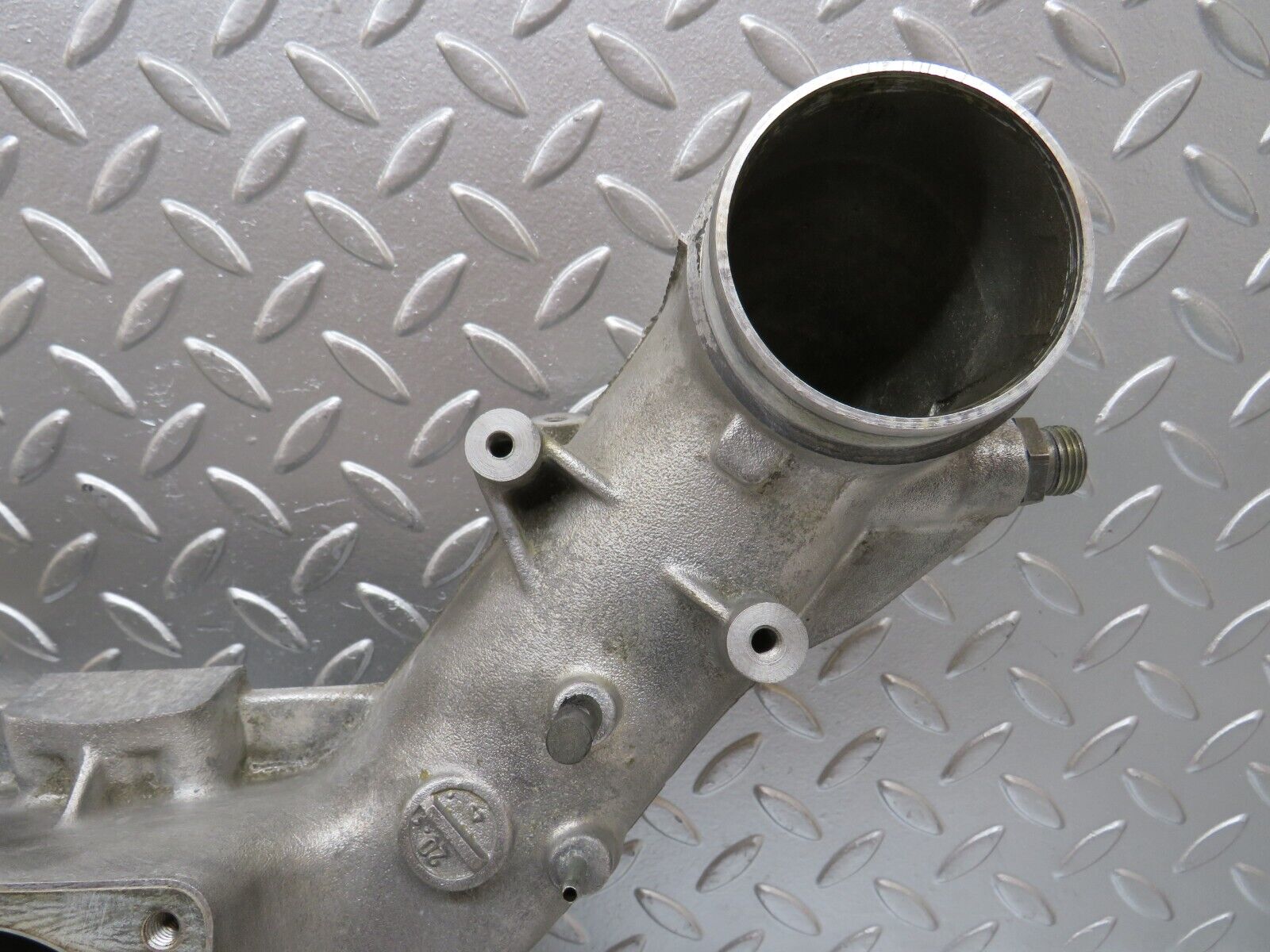 25799 Mercedes-Benz W124 280E Air Intake Manifold 1041414101