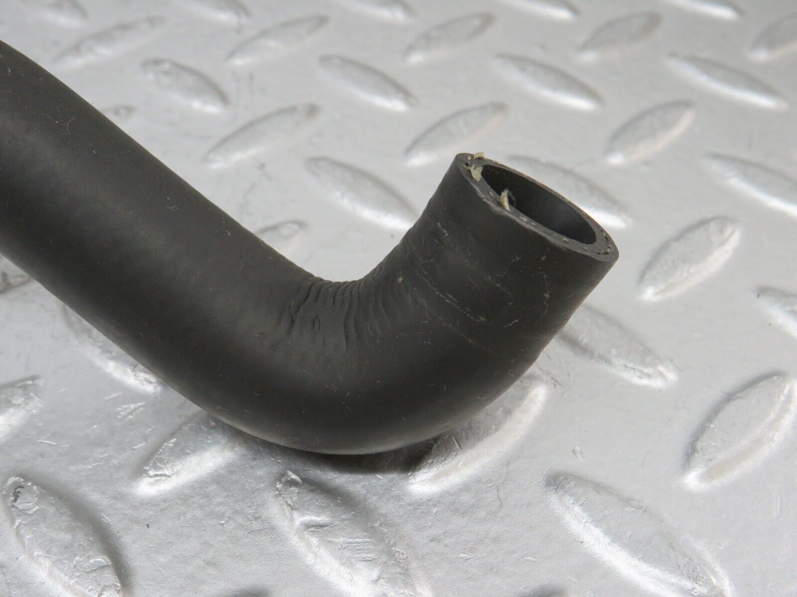 34992 Mercedes-Benz W210 320E Engine Coolant Hose Pipe 2108322794 2108324694