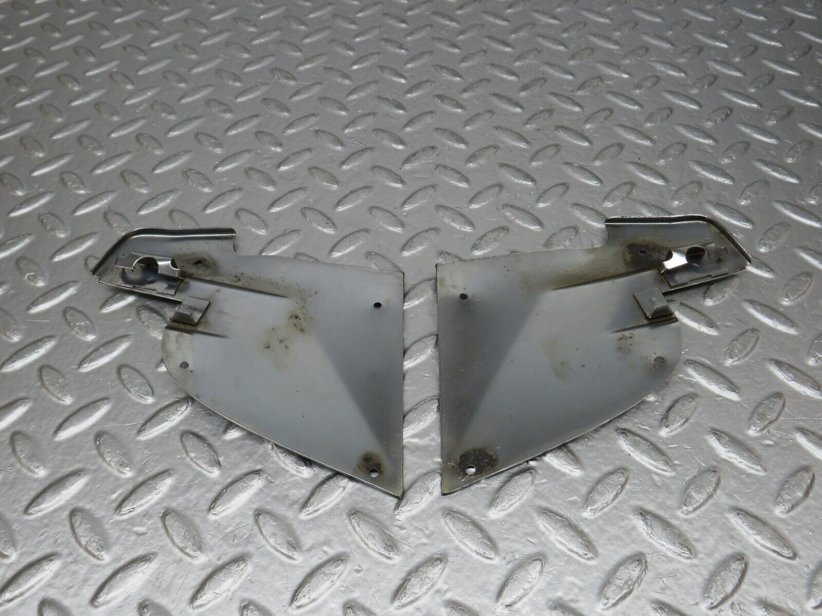 0728 Mercedes-Benz C107 350SLC Coupe B Pillar Chrome Cover Left And Right