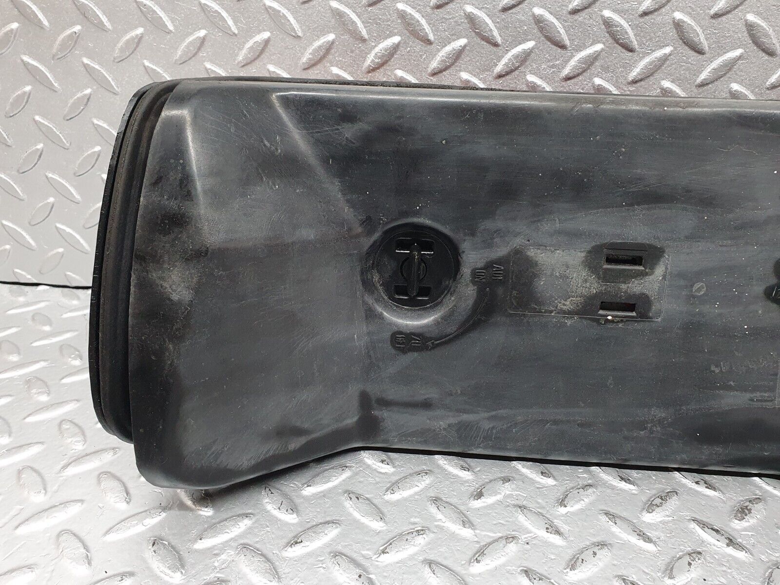 41162 Mercedes-Benz W126 300SE Tail Light & Bulb Holder Right Side