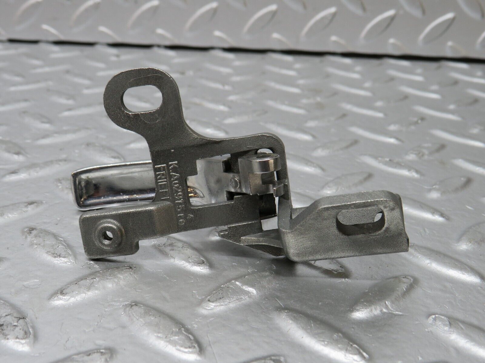 32201 Mercedes-Benz W123 230E Right Door Opener Door Handle 1237600261