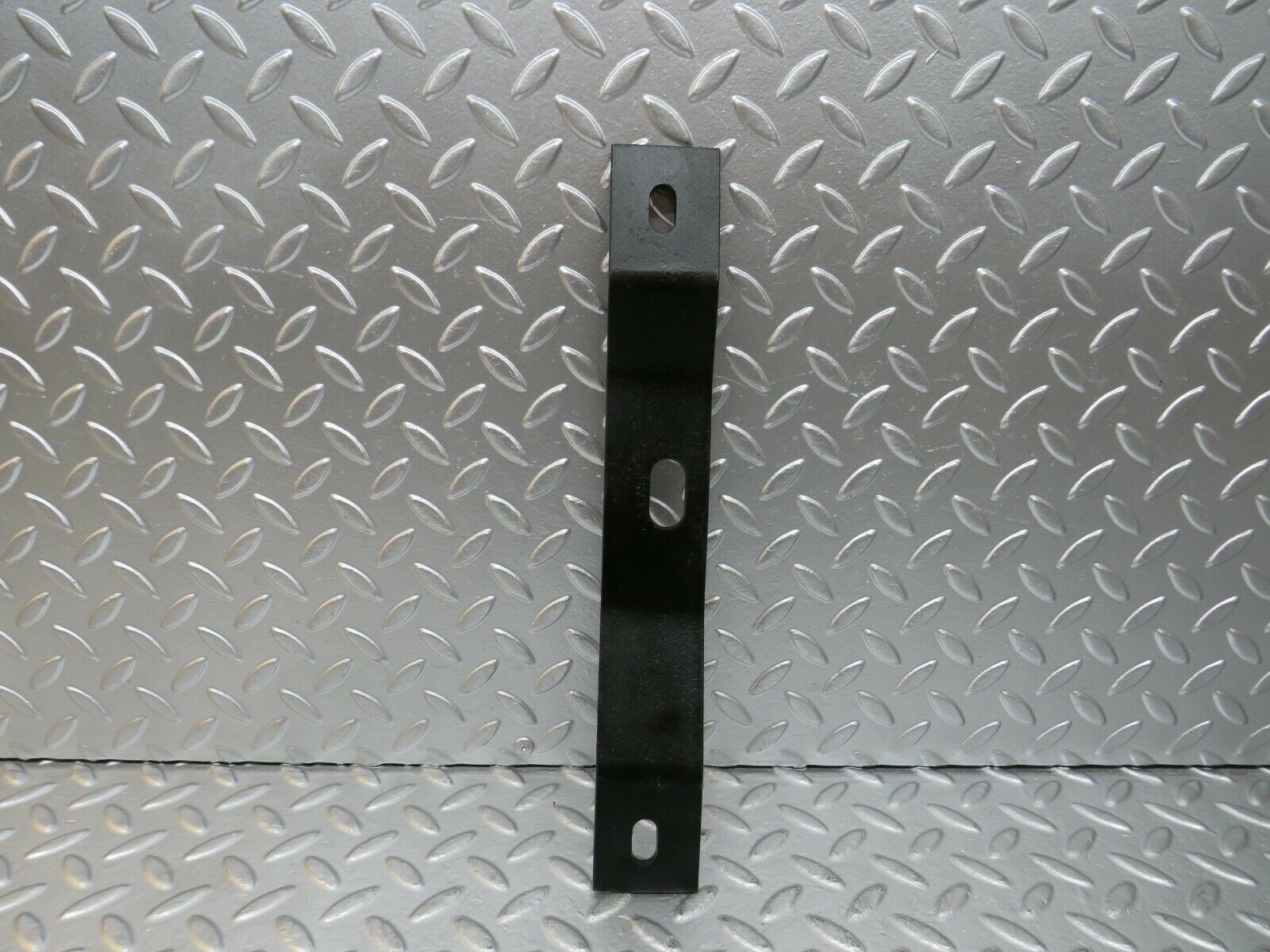 24563 Mercedes-Benz W108 Front Bumper Bracket