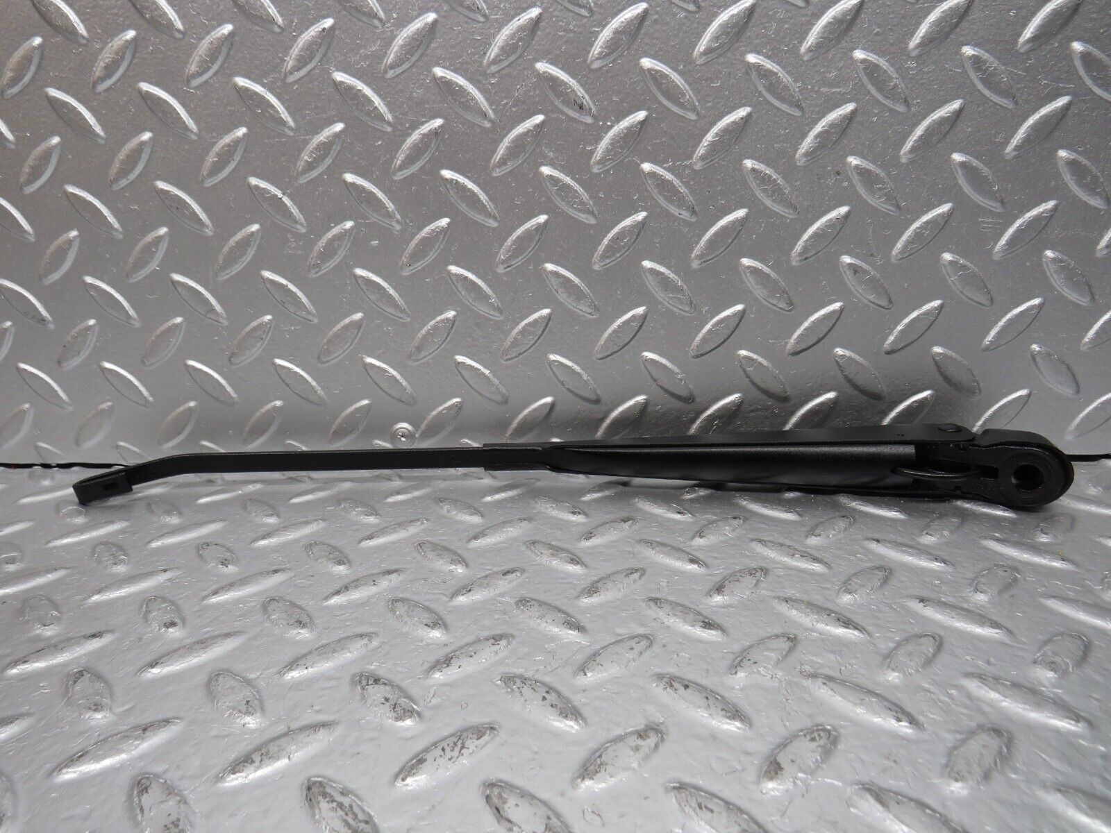 31160 Mercedes-Benz W123 200D Wiper Arm Bosch Right Side