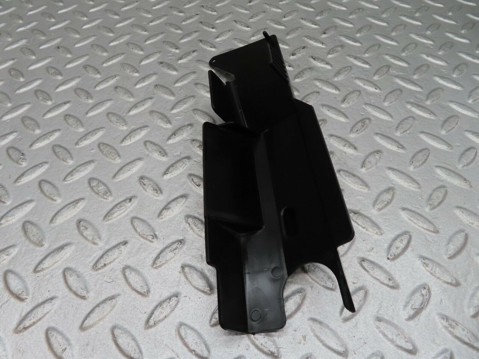 16224 Mercedes-Benz W124 260E Trunk Lid Lock Control Rod Cap 1248050541