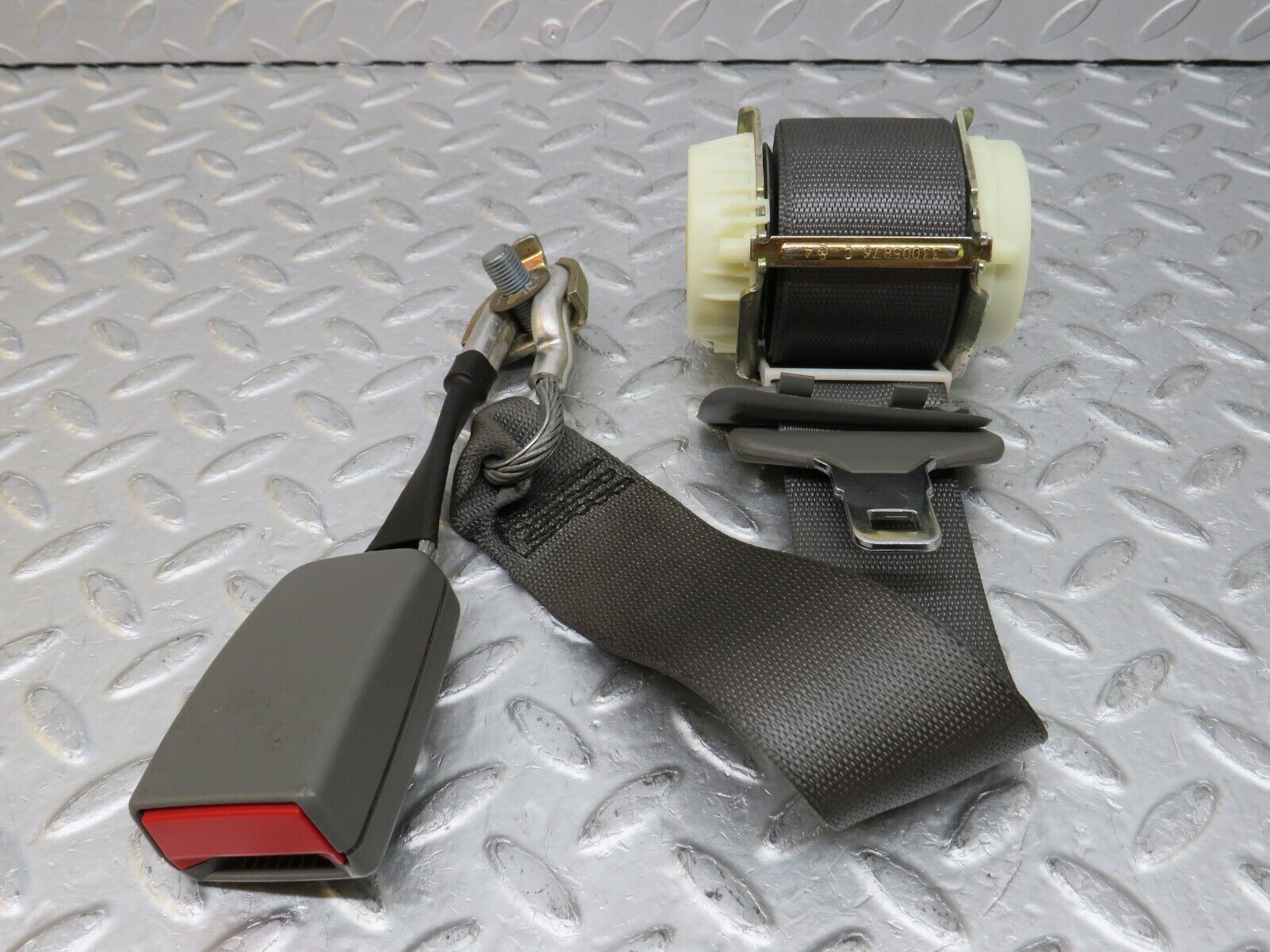 35279 Mercedes-Benz W221 Rear Seat Belt Set & Buckles 2218600485 2218600385