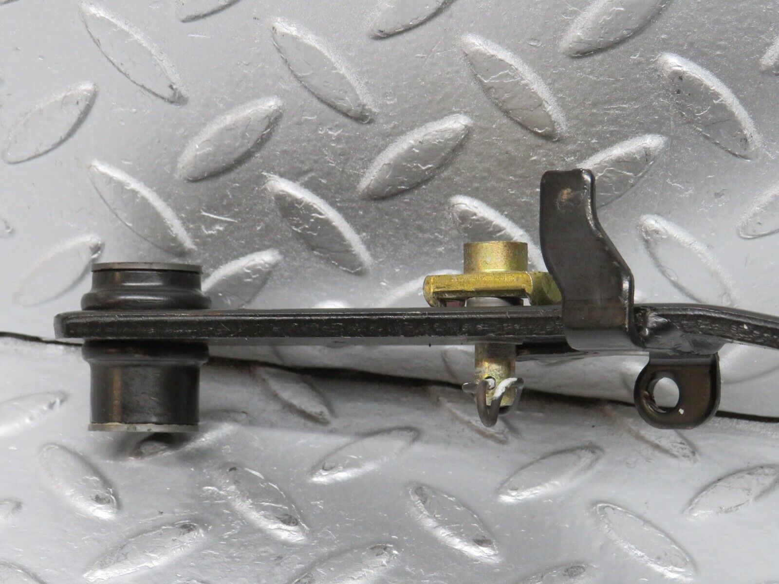 38811 Mercedes-Benz W201 190E 2.6L Brake Pedal With Rubber 1232910082