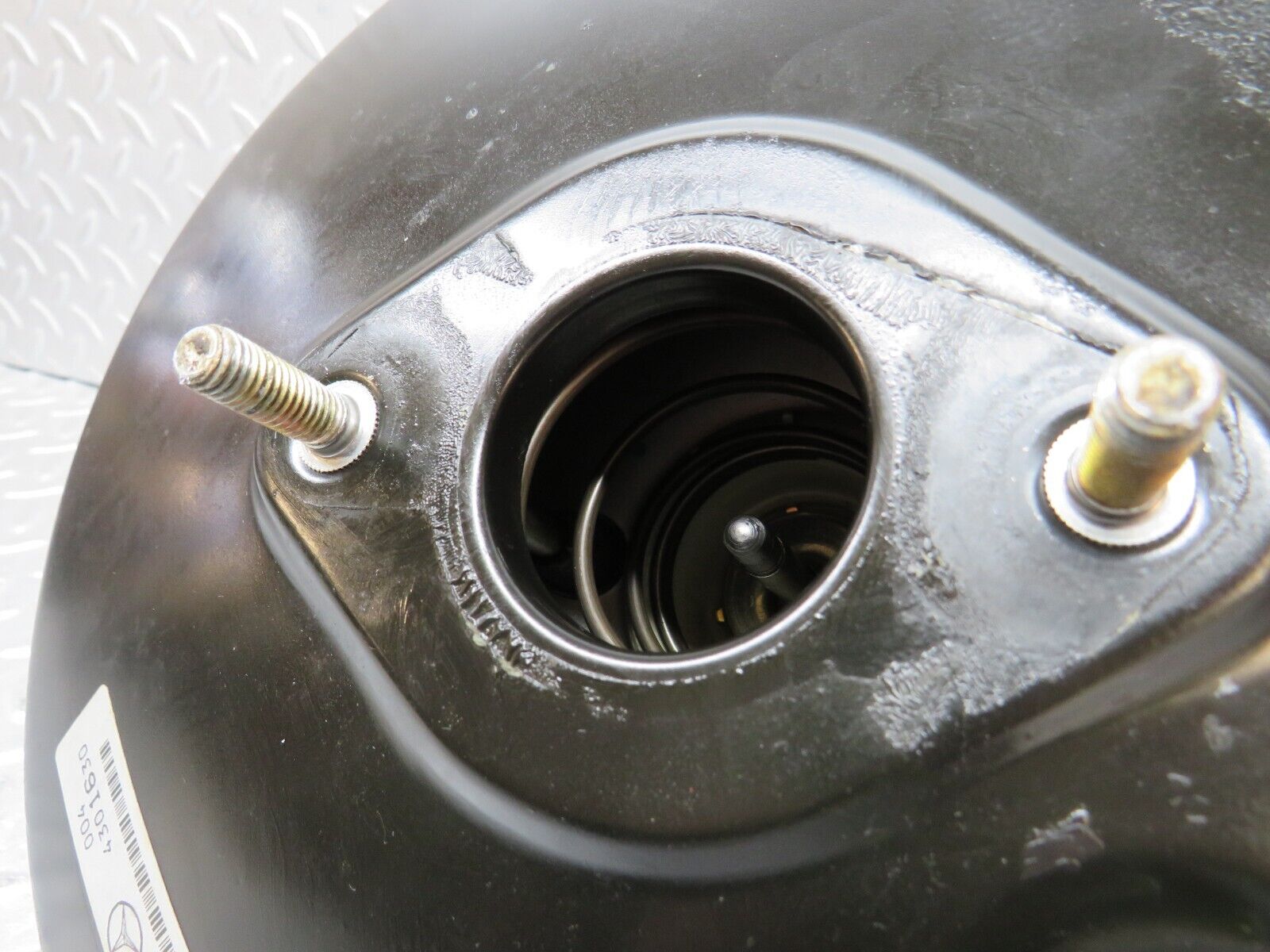 37968 Mercedes-Benz A124 320E Cabriolet Brake Booster Lucas 0044301630