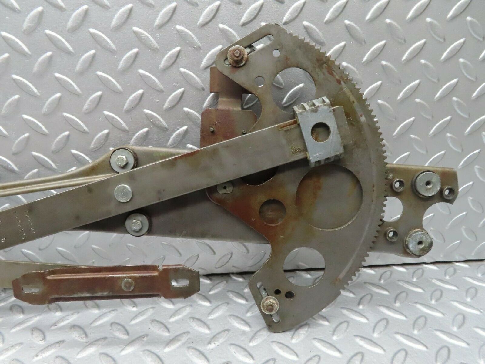 16639 Mercedes-Benz C107 380SLC Front Left Power Window Regulator 1077200746