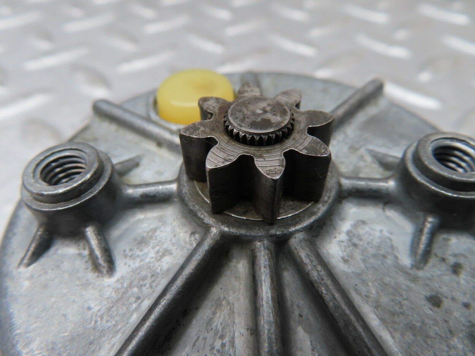 17549 Mercedes-Benz W116 450SEL Rear Right Window Regulator Motor 0130820062