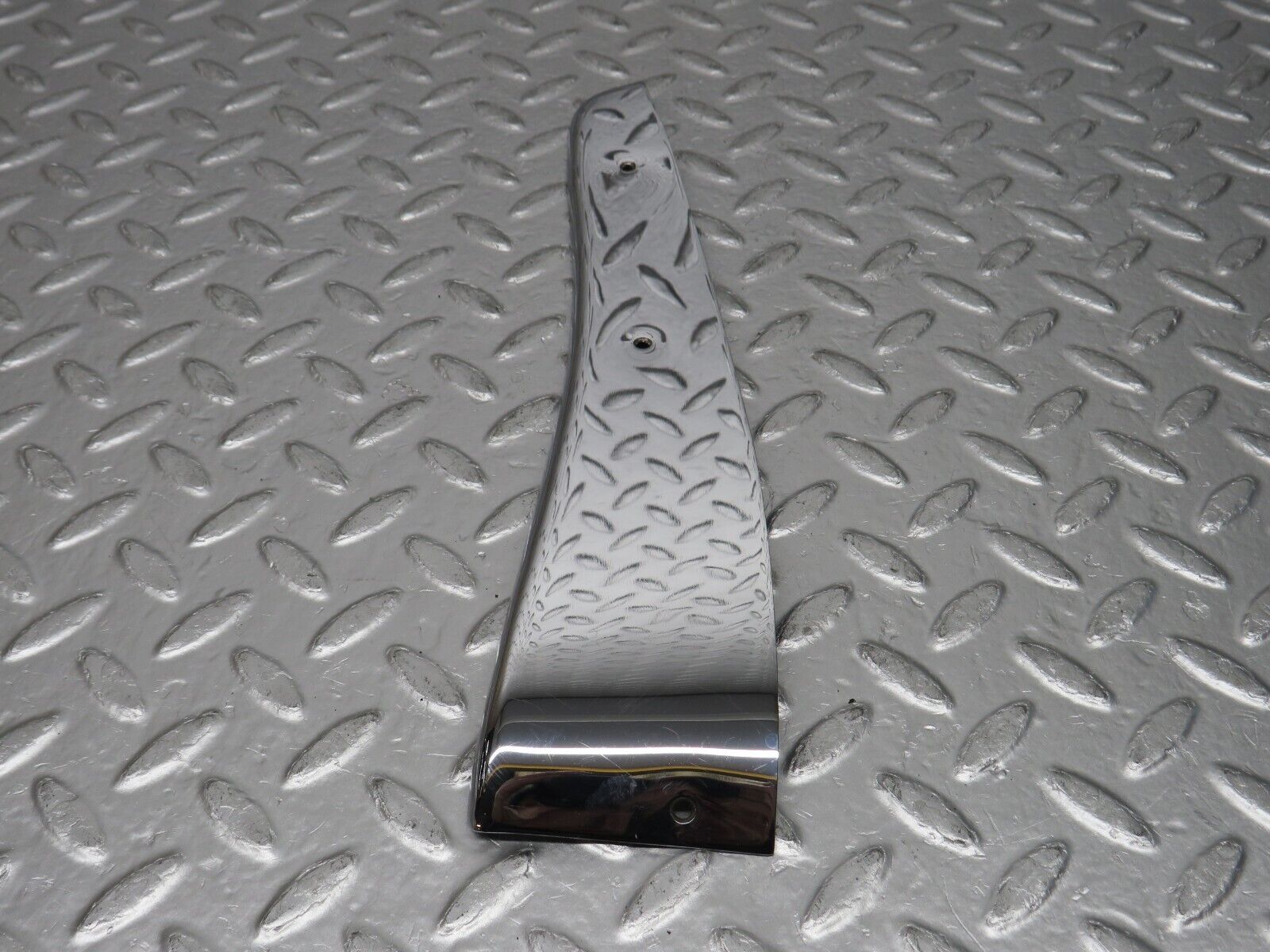 0736 Mercedes-Benz C107 350SLC Coupe Door Chrome Cover Left Side