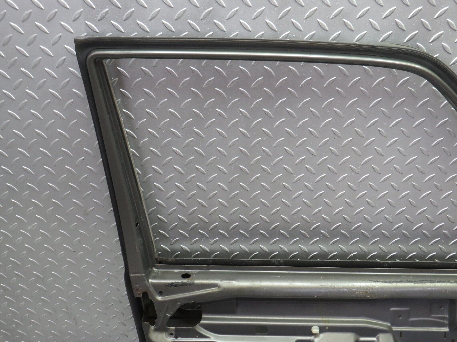 36222 Mercedes-Benz W126 420SE Front Left Door