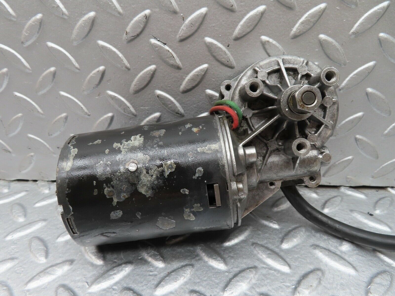 18070 Mercedes-Benz W123 200 Wiper Motor Bosch 0390341077