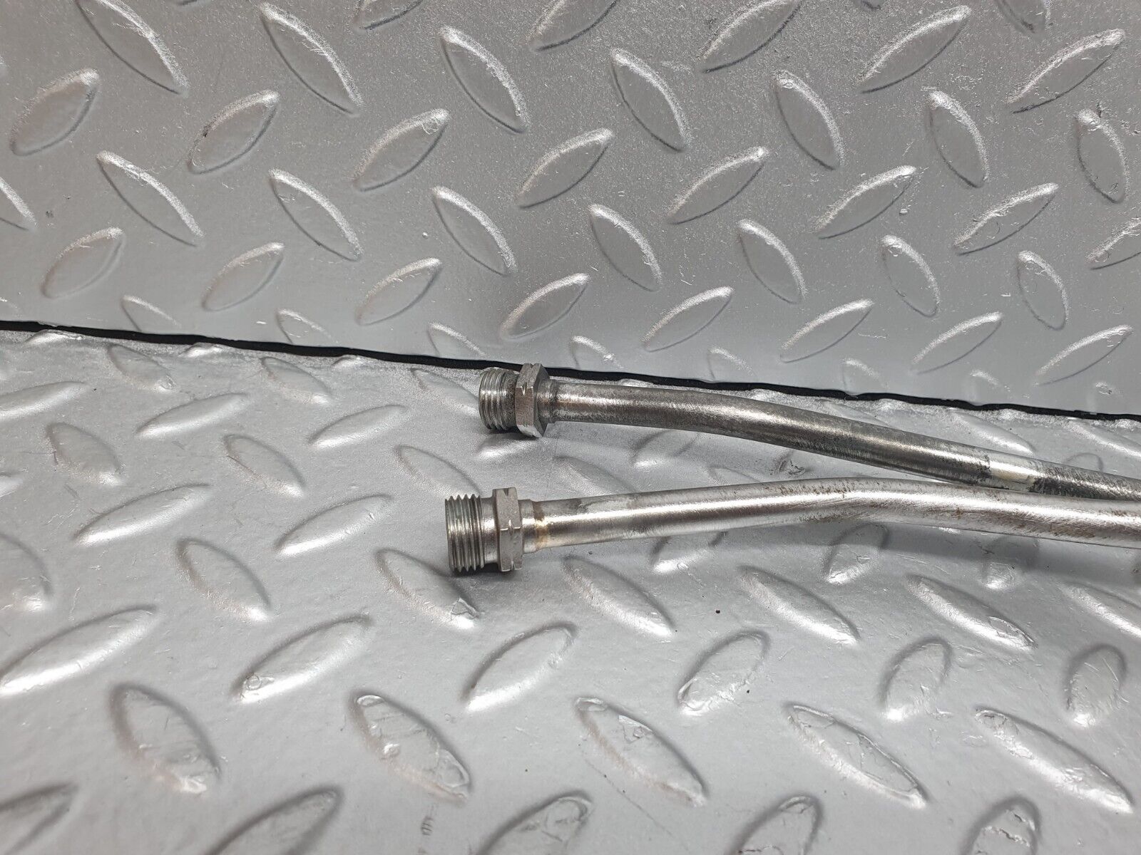 40741 Mercedes-Benz W123 300D Gearbox Oil Pipe