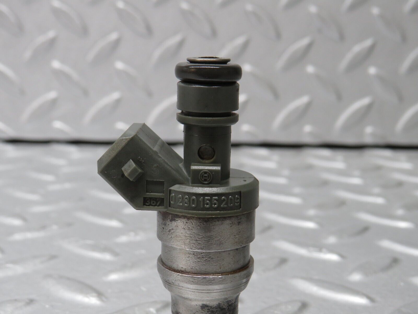 38144 Mercedes-Benz A124 320E Cabriolet Fuel Injector Bosch 0280155209 0000787323