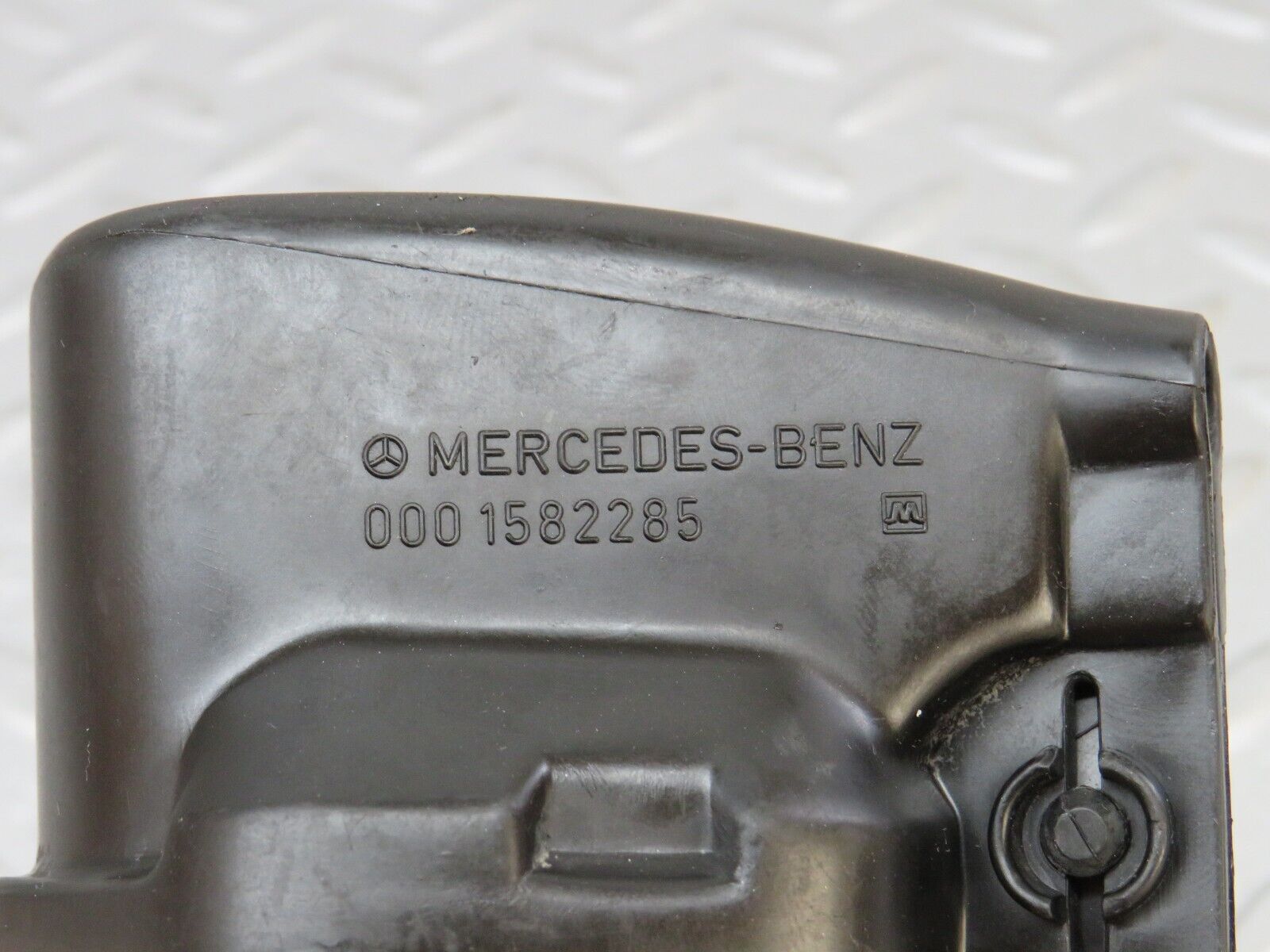 36032 Mercedes-Benz W126 420SE Ignition Coil Cover Cap 0001582285