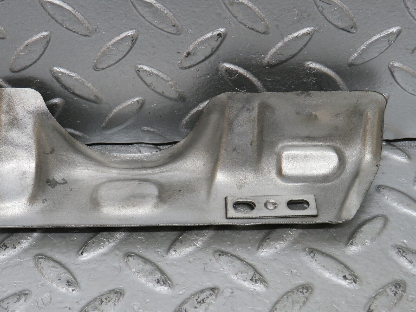 33116 Mercedes-Benz W126 380 V8 M116 Exhaust Manifold Heat Shield