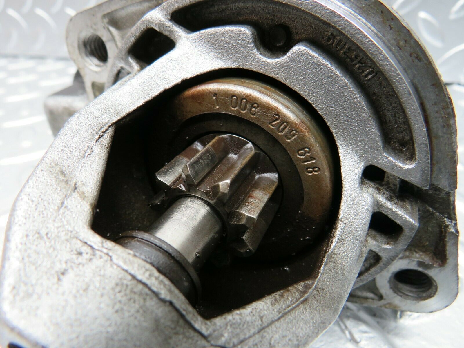 22409 Mercedes-Benz C124 E220 Coupe Starter Motor Bosch 0001107037 1005821738