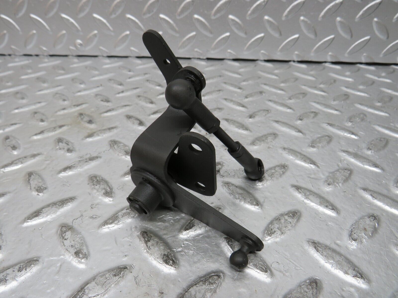 27448 Mercedes-Benz W123 280E Throttle Linkage