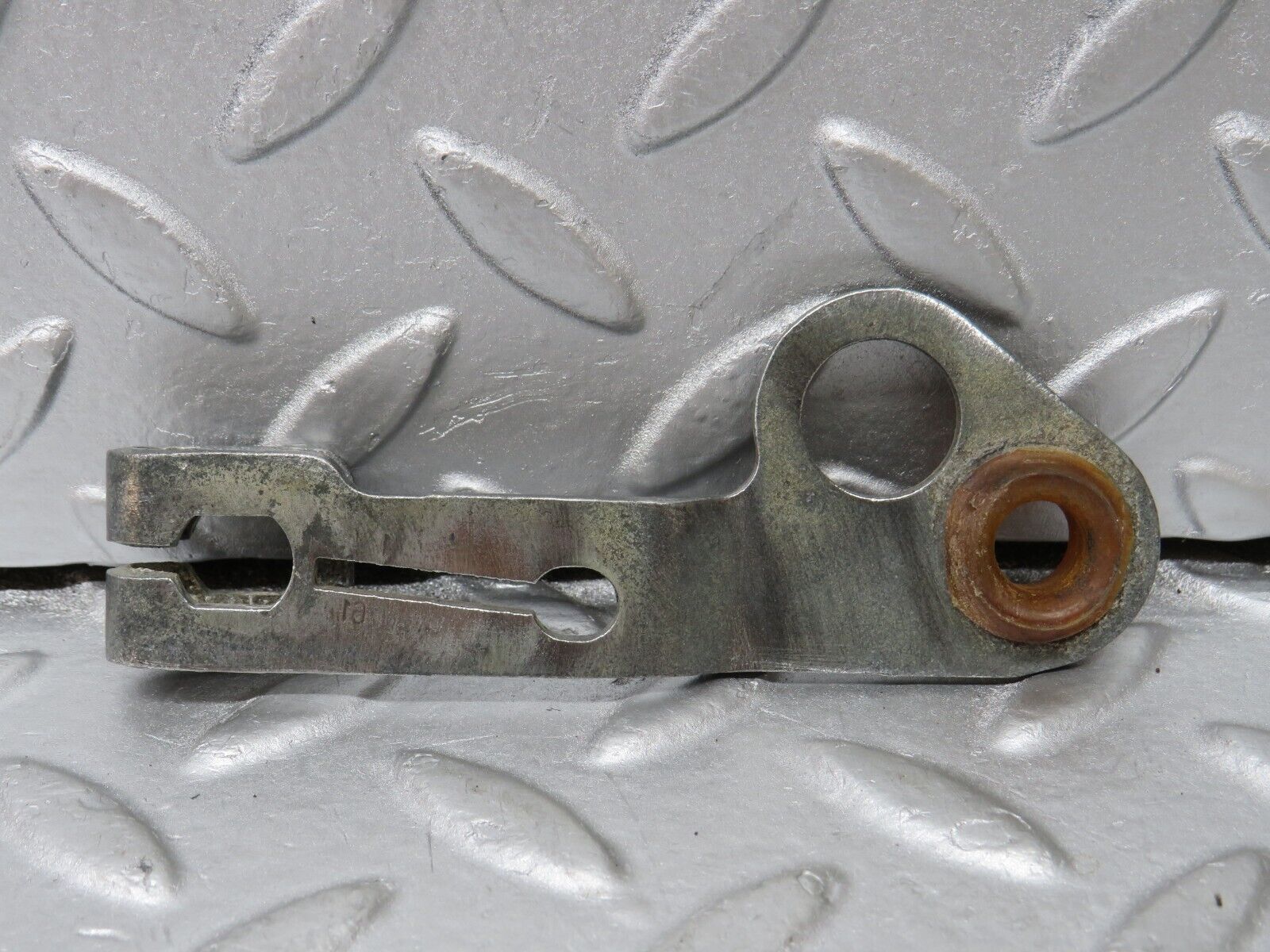 36337 Mercedes-Benz W126 420SE Automatic Gearbox Linkage Bracket