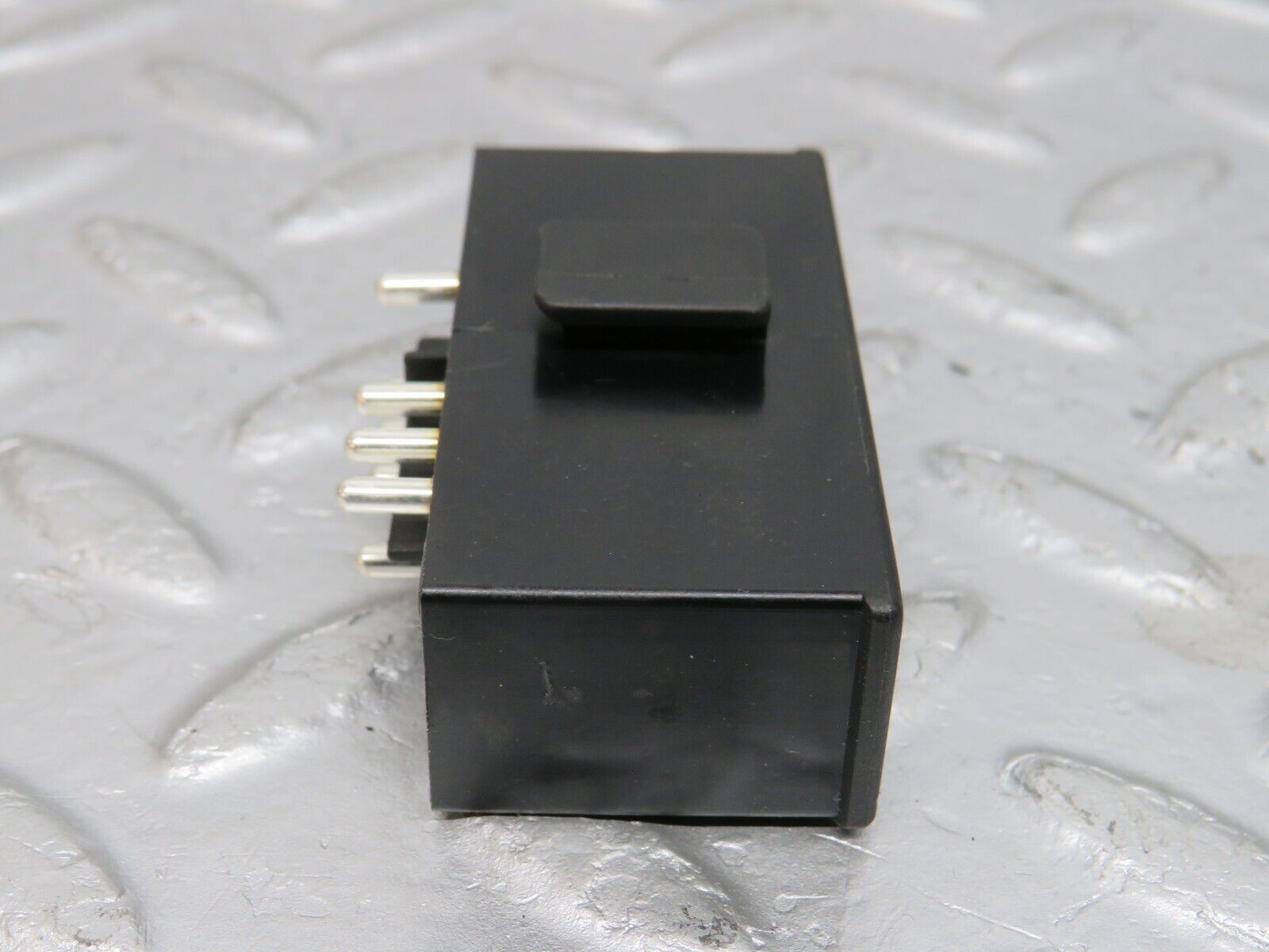 39651 Mercedes-Benz R129 320SL Coupe Seat Locking Relay 1298210147