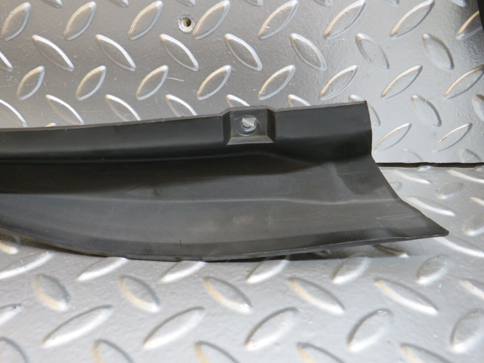 29613 Mercedes-Benz W124 230E Water Drain 1246202667 1246200978 1246200778