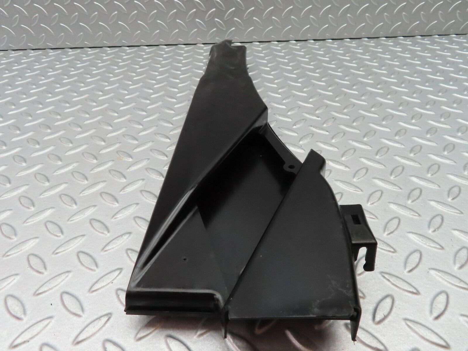 5529 Mercedes-Benz W124 230E Front Right Wiring Cover 1248212436