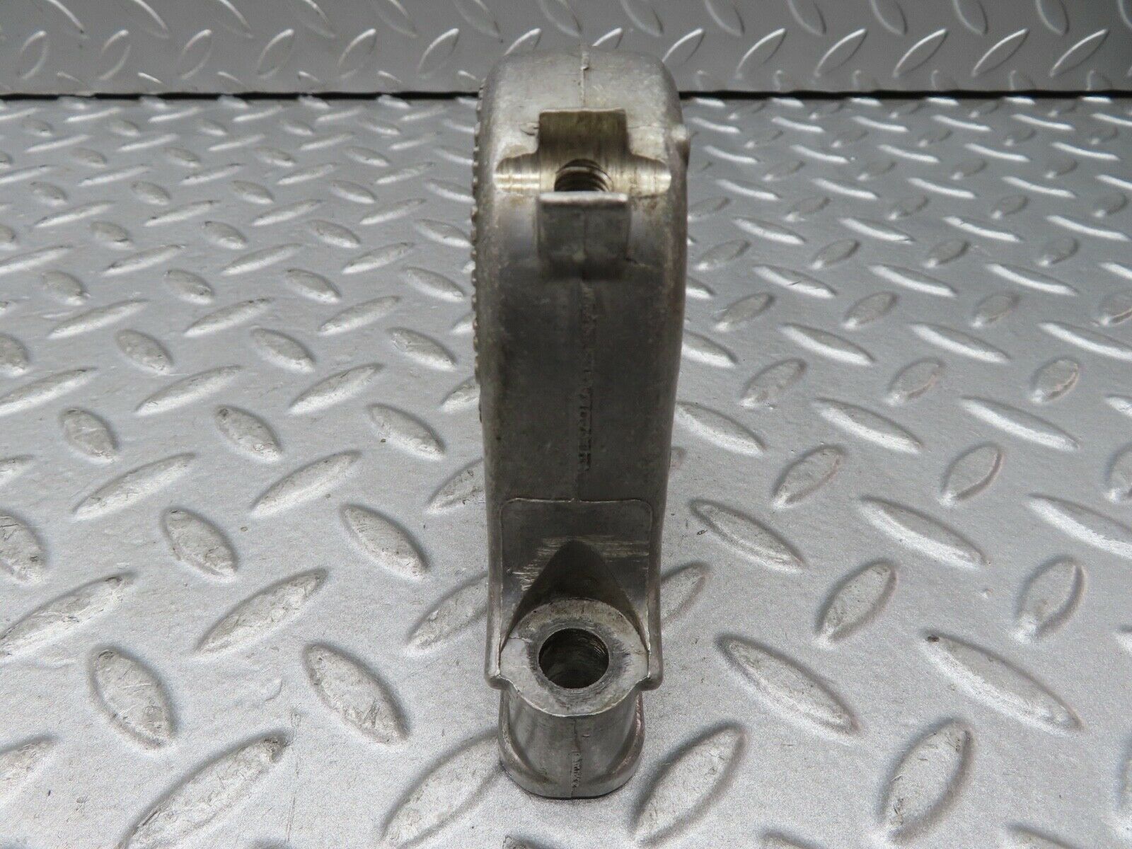 17728 Mercedes-Benz W116 450SEL Camshaft Tower Bearing 1160514312