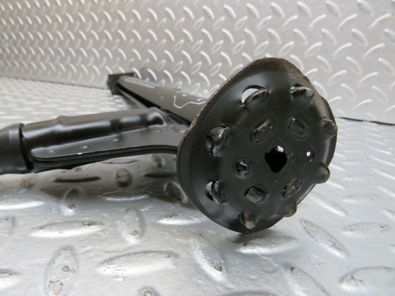 25891 Mercedes-Benz W124 280E Car Jack 1405830015