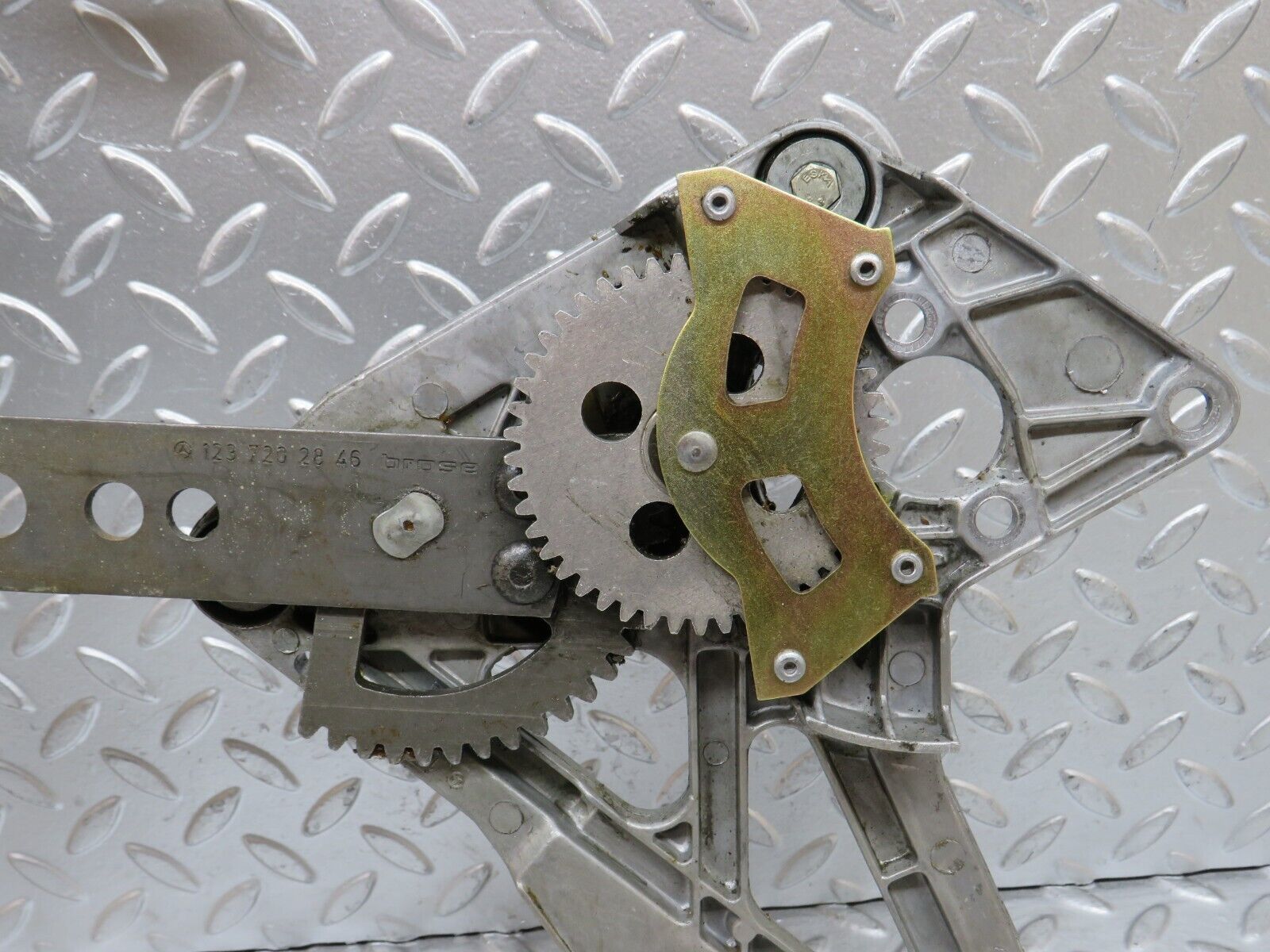 28711 Mercedes-Benz W123 230E Front Right Power Window Regulator 1237202846