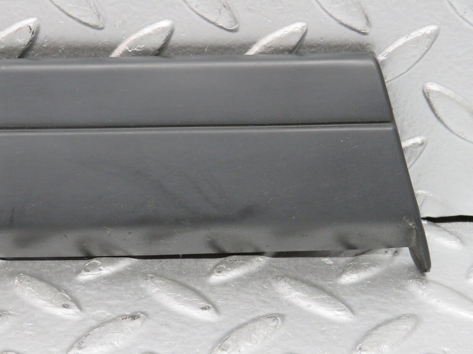 32296 Mercedes-Benz S124 300TE Wagon Front Left Fender Wing Lower Moulding Trim