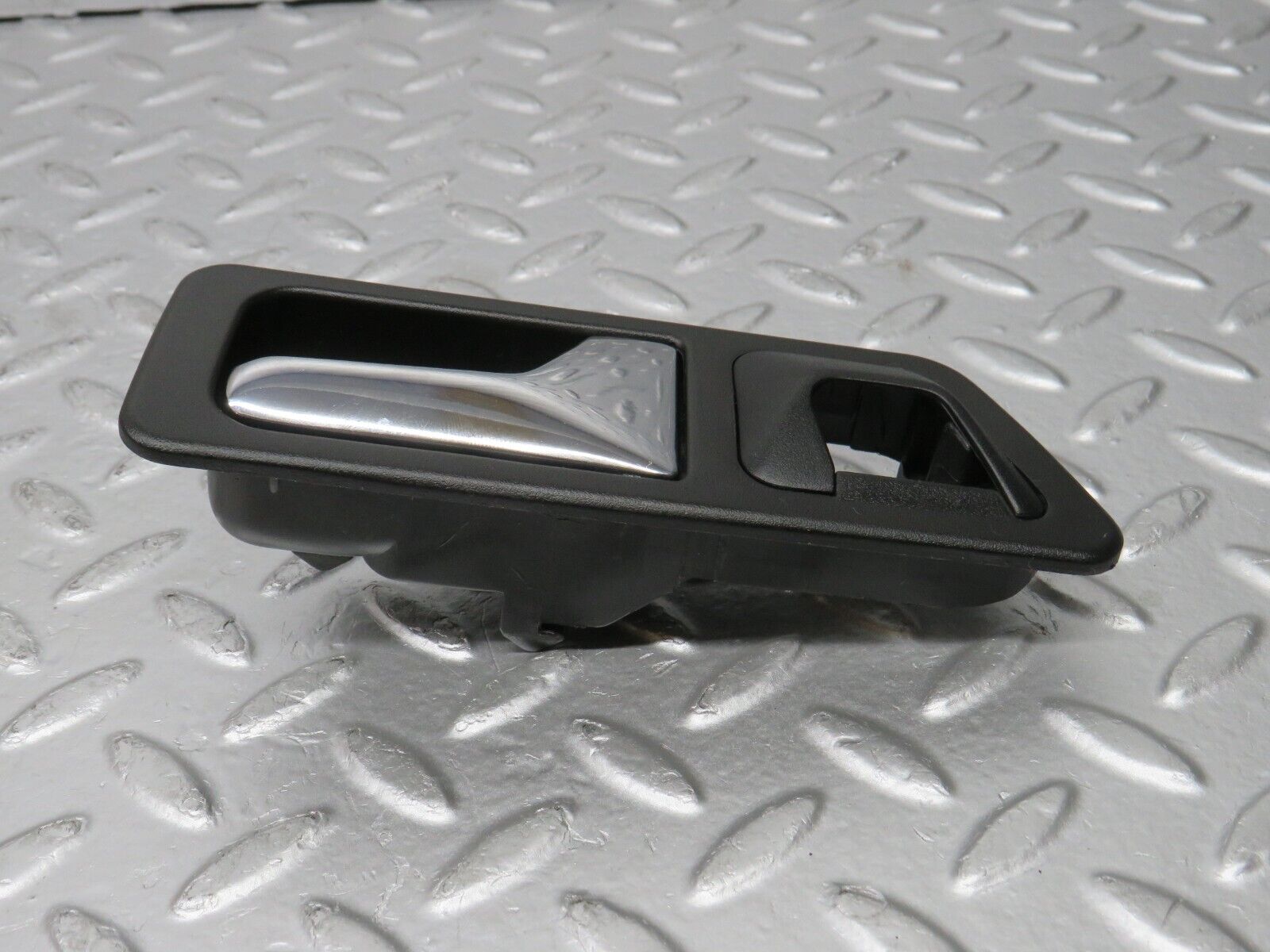 31635 Mercedes-Benz W201 190LE 1.8L Rear Right Interior Door Handle 2017660264