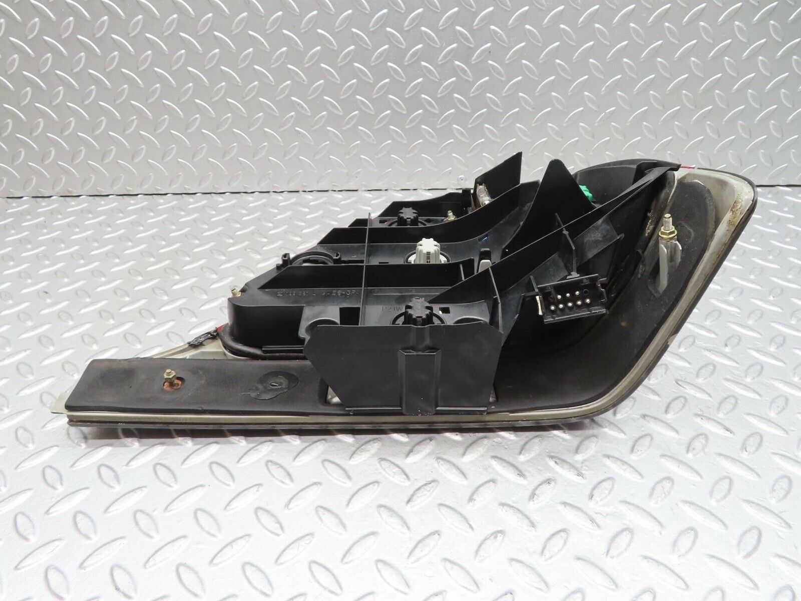 14914 Mercedes-Benz W140 S320 Tail Light Left Side