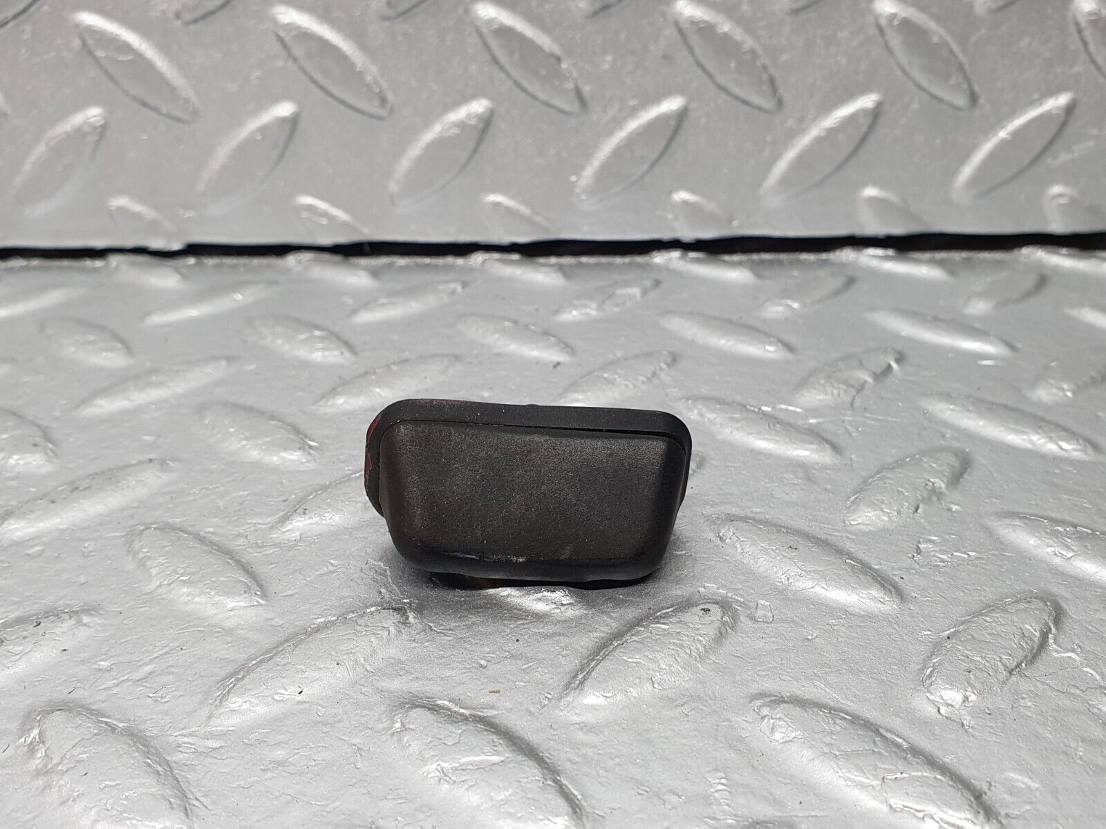 41301 Mercedes-Benz S124 E220 Wagon Windscreen Washer Nozzle