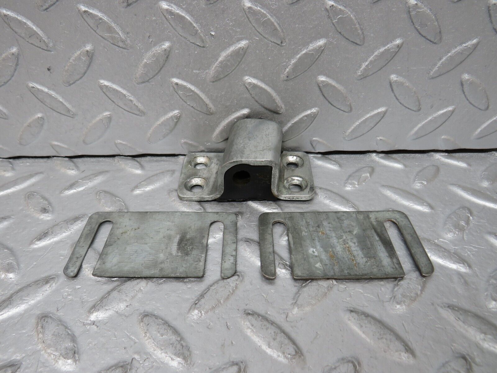 37481 Mercedes-Benz W109 300SEL Door Lock Latch Left