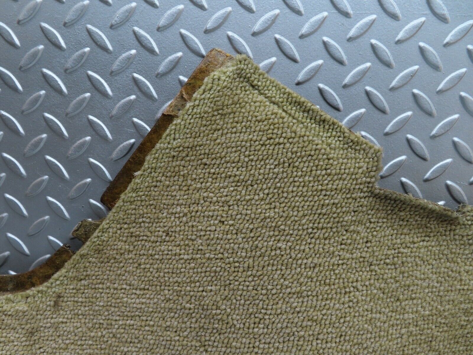 21171 Mercedes-Benz W123 230E Centre Console Carpet Beige Right Side