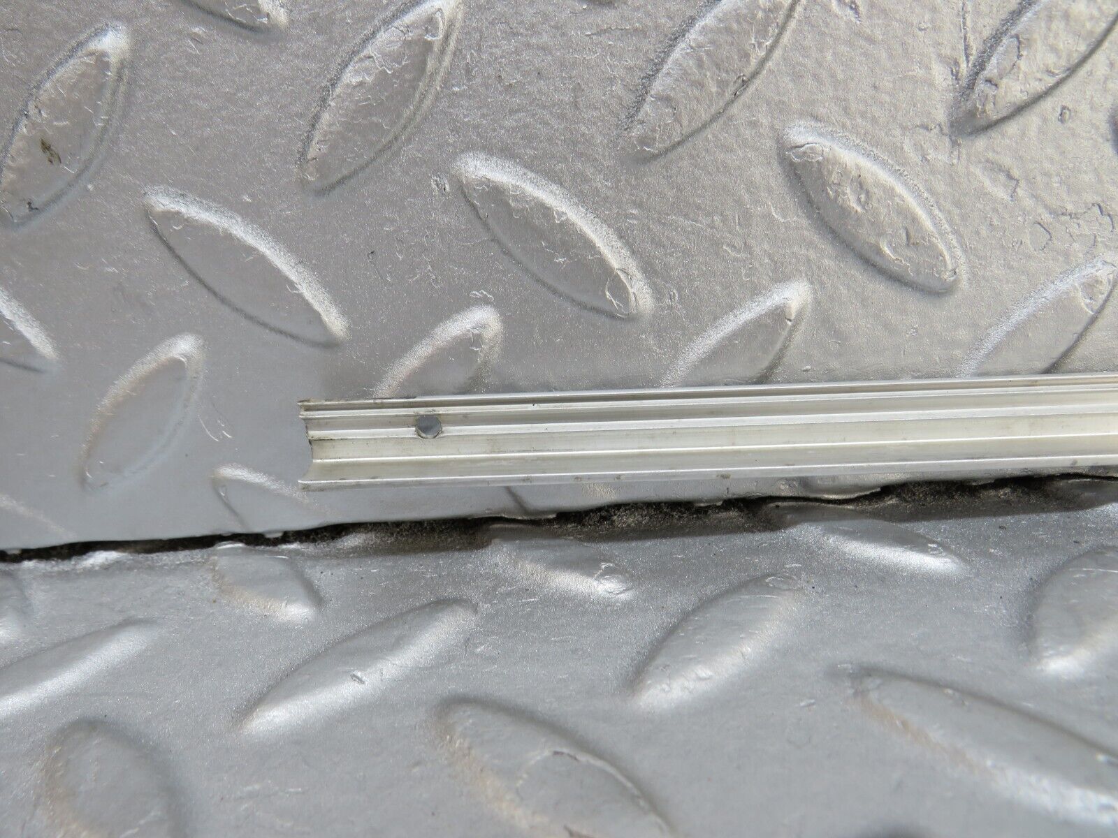 36752 Mercedes-Benz W201 190E 2.0L Sunroof Chrome Trim