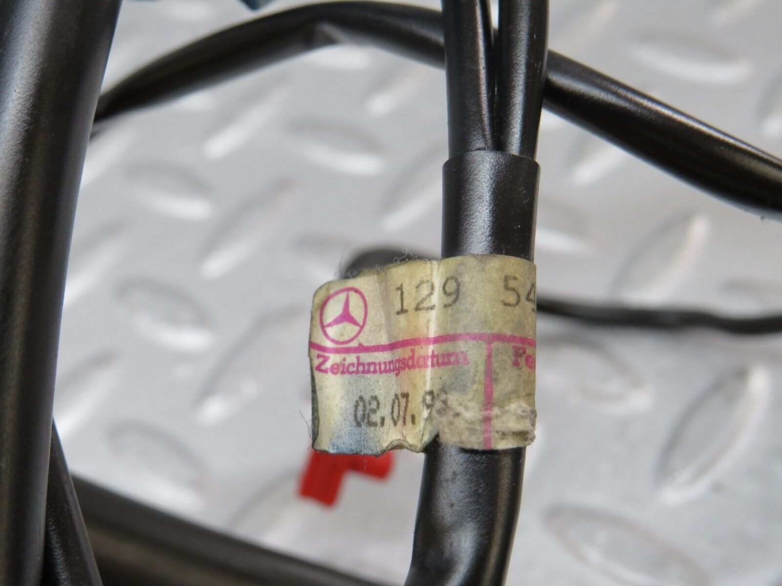 36826 Mercedes-Benz R129 300SL-24 Front Right Electric Seat Wiring 1295401410