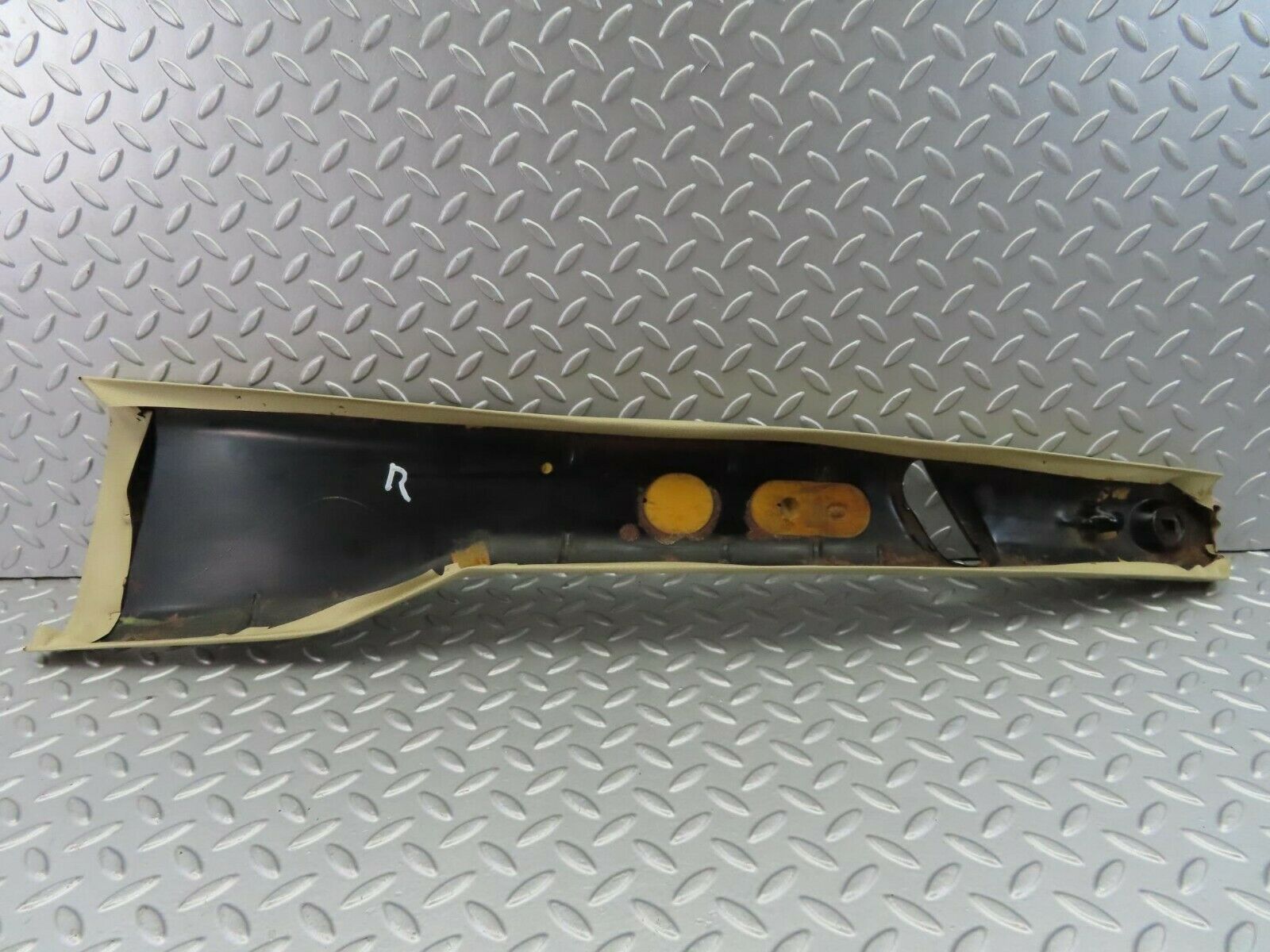 7384 Mercedes-Benz W116 450SE B Pillar Cover Right Side