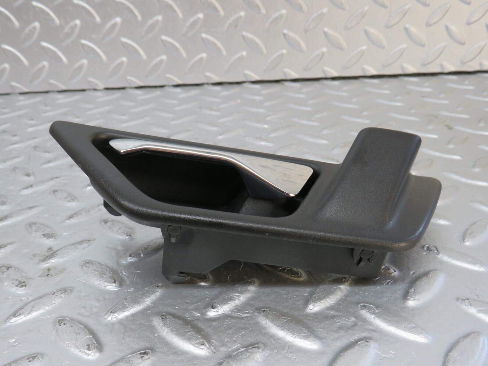 33907 Mercedes-Benz W124 260E Interior Door Handle Front Left 1247600161