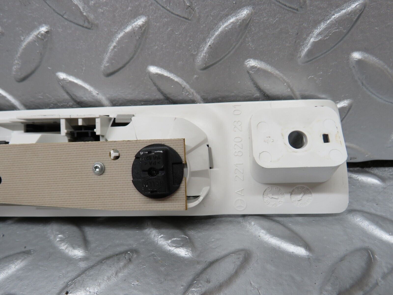 35158 Mercedes-Benz W221 Rear Left Interior Roof Light 2218202301