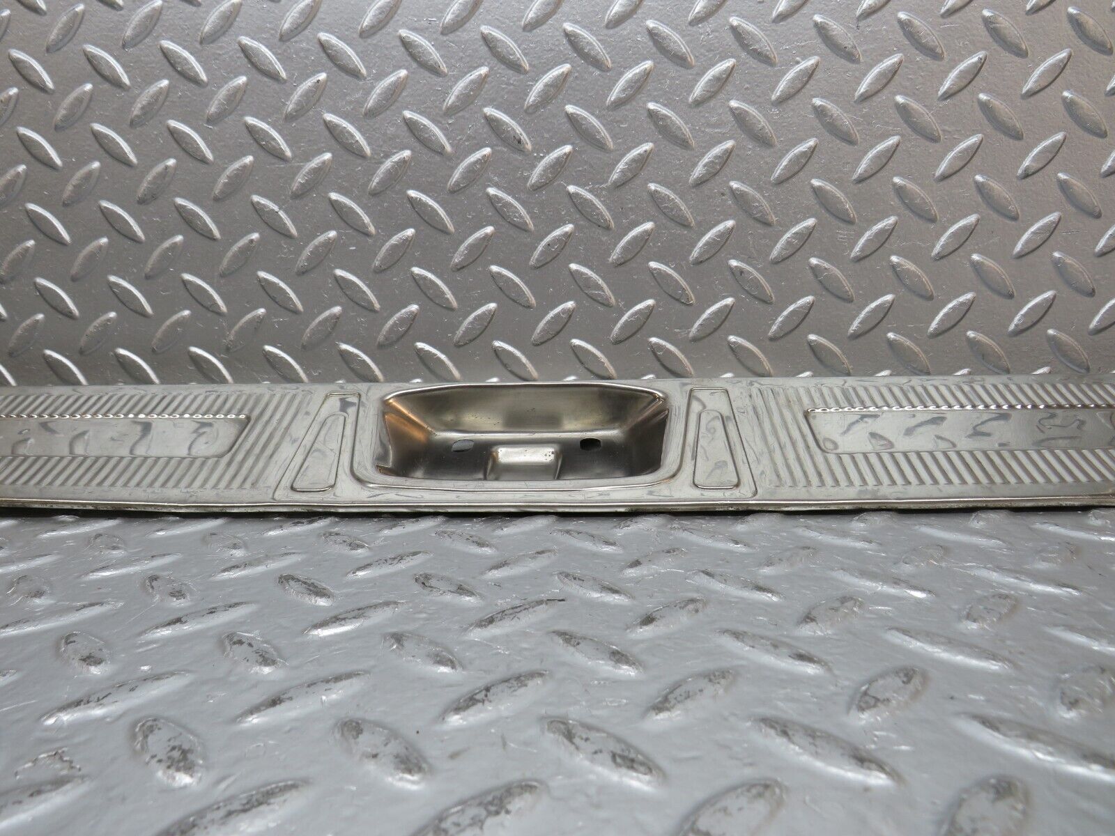 31216 Mercedes-Benz S124 220TE Wagon Trunk Edge Chrome Moulding 1246980089