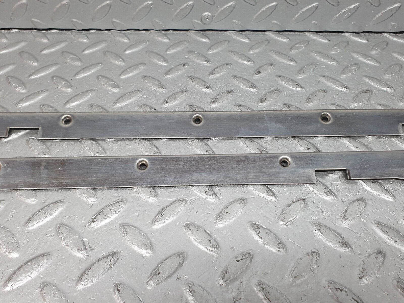 41058 Mercedes-Benz W126 300SE Sunroof Chrome Trim Set