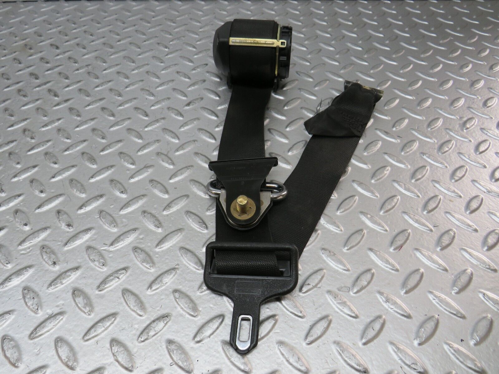 27820 Mercedes-Benz S124 300TE Wagon Rear Seat Belt With Buckles