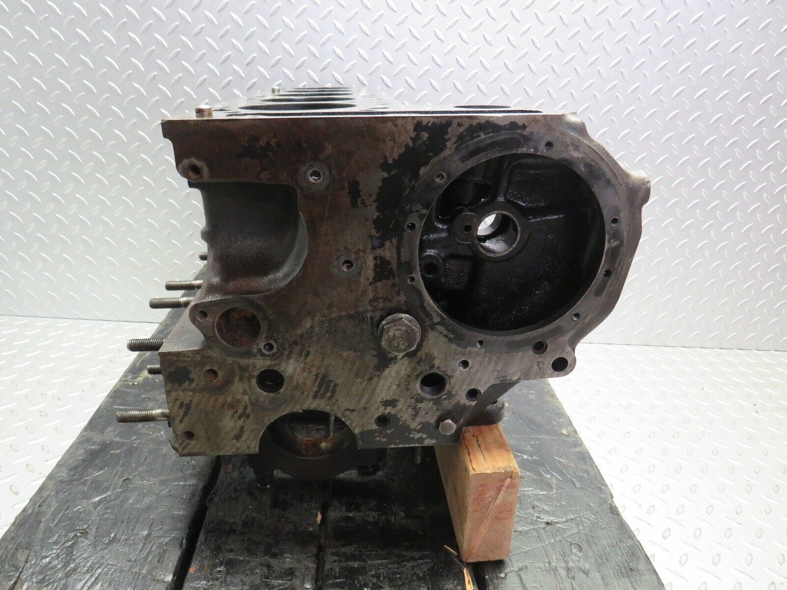 32941 Mercedes-Benz W123 300D Engine Block 617.912 6170110901