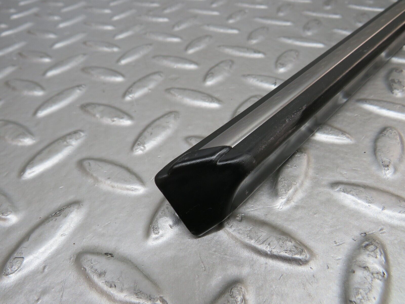 27893 Mercedes-Benz W123 280E Rear Left Door Centre Moulding Trim