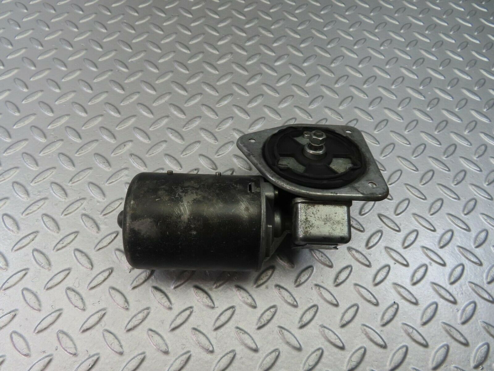 8904 Mercedes-Benz W108 Wiper Motor Bosch 0390446050