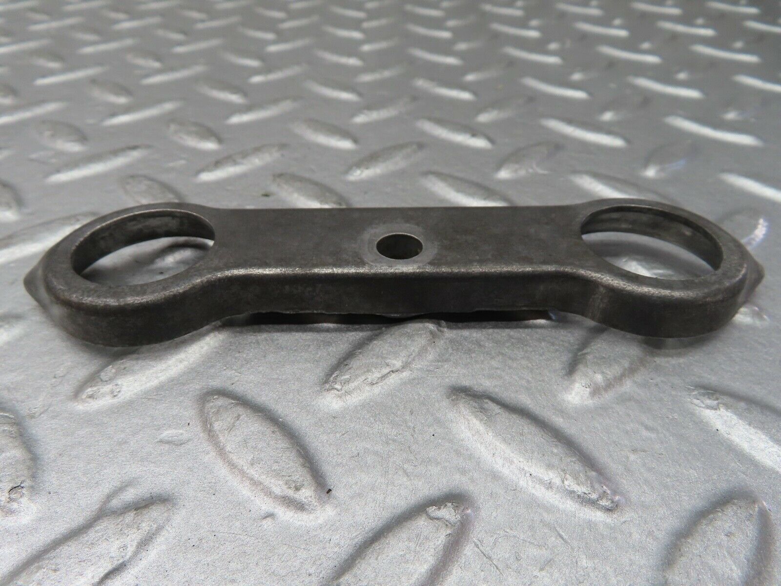 20365 Mercedes-Benz W114 280CE Coupe Fuel Injector Bracket 1300780341